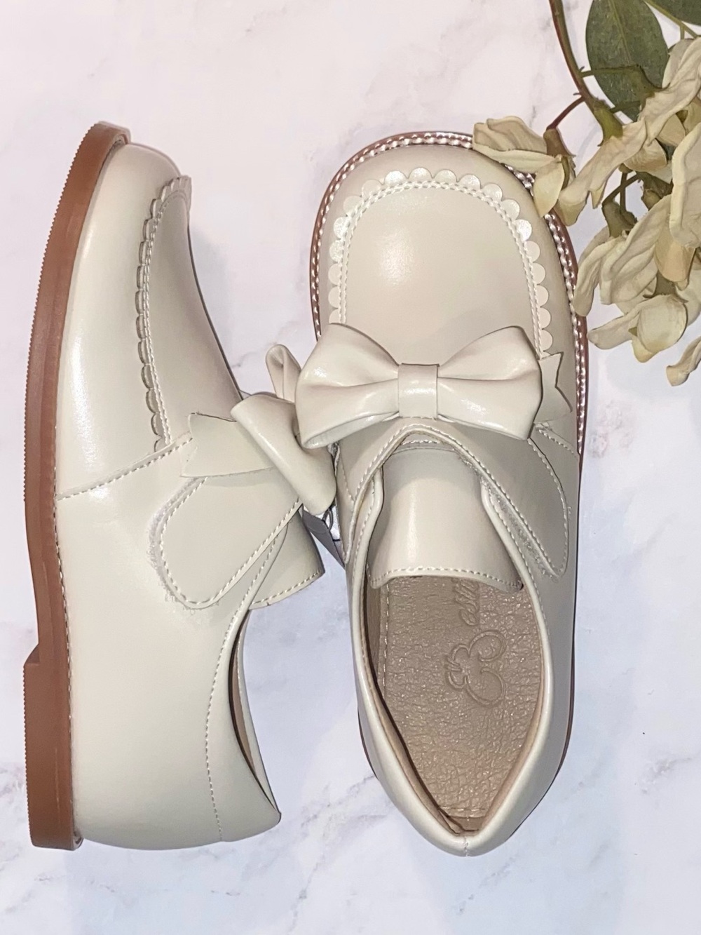 Estine Toddler Girls’ Ivory Cream Off-White Bow Loafers Size 11